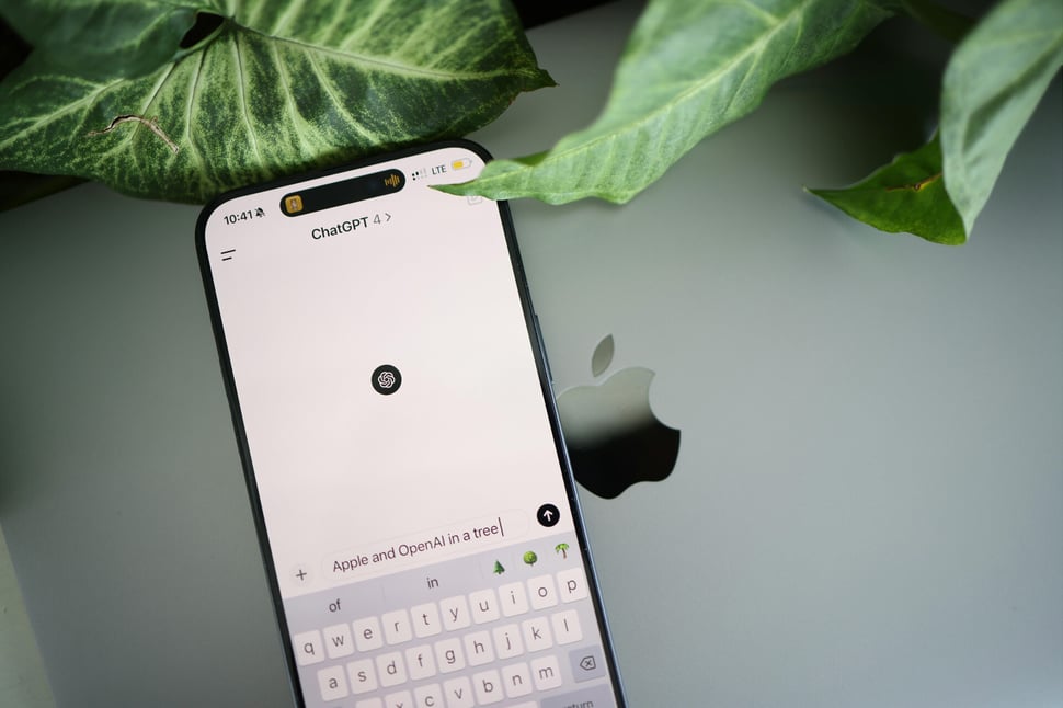 Voorbeeld van een ChatGPT-chat op een smartphone, dit benadrukt hoe technologieën zoals AI kunnen worden gebruikt door cybercriminelen.